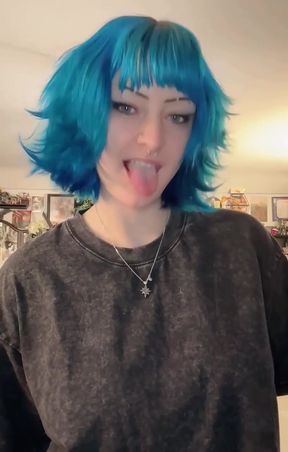 Homemade goth teen shows off her tits and pussy