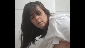 Mom fucked by surprise and creampie standby bathroom