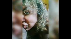 Travesti chupando gostoso