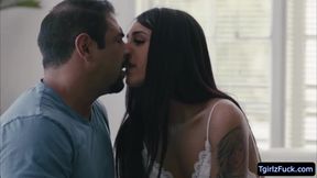 Hunk Drave Navarro blows and analed sexy ts stepdaughter Khloe Kay