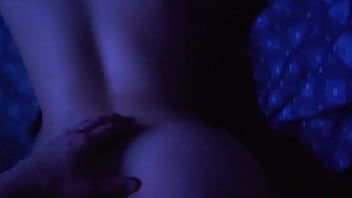 Socando o pau na novinha da bunda enorme