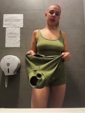 Popular Tiktok Girl Squirting a Lot in the Public