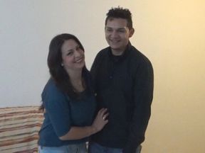 Queremos probar en el mundo del porno amateur,Caroline y Oscar una pareja de curiosos