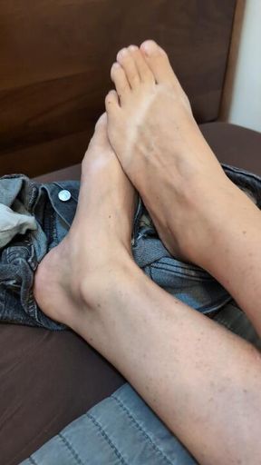 RUBBING FEET TOGETHER | Jasmine