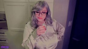 older Secretary offers Oral Support