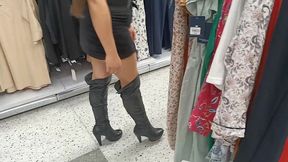 esposa puta exhibicionista se calienta de compras en el super market y se masturba en el bano del centro comercial exhibitionist slut wife gets hot from shopping in the super market and masturb