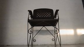 Stephanie sexy crossed legs fetish in black heels