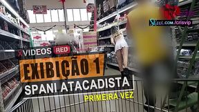 Cristina Almeida se exibindo no Supermercado com um micro vestido branco molinho, uma calcinha de rendinha socadinho na bucetinha, um v&iacute_deo de exibicionismo | Exibi&ccedil_&atilde_o 1