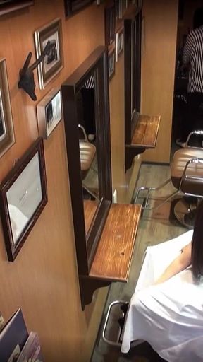 Girl with Big Tits Who Works at a Beauty Salon. an Expert at Sucking Makes Her Av Debut! -2