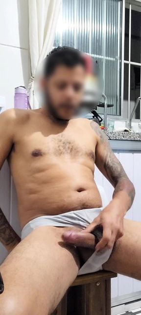 Masturbating gostoso de cueca