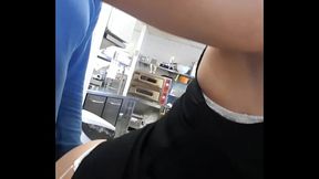 31 BAISE INTENSE ( dans la cuisine d'_un restaurant )Baiser pendant que je fais ...