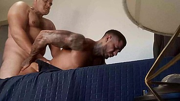 YURI GAÚCHO - DOTADÃO FODEU O RABO DO PERSONAL TRAINER - RABUDO DEU O RABÃO GOSTOSO PRO VIZINHO DE PORTA