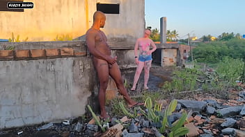 FUI SUPRIENDIDA POR UM PUNHETEIRO E DEI O CU E A XOTA PRA E SEM CAMISINHA