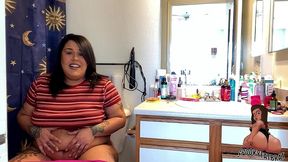 toilet time with spookyfatbrat.. pretty girls have to use the toilet too