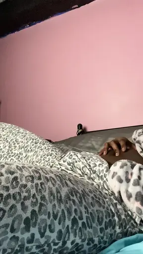 In Pj�s, At Bedtime I Horny (Masturbation) (Ebony Babe) (Solo Pretty Pussy Play + Happy Ending)