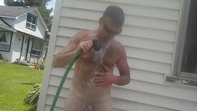 Its a hot summers day and I don'_t have a swimming pool!