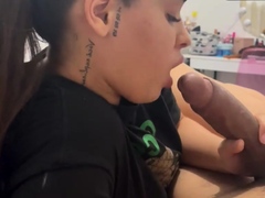 Amiga da namorada descobriu sobre meu pau grande e decidiu