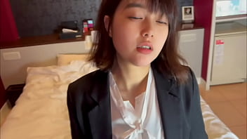 彼氏がいるのに男友達と仕事終わりに飲みに行って、沢山飲んだらムラムラしてしまってラブホで浮気してしまいました&hellip_