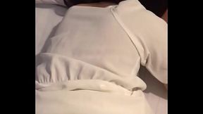 Em r&ecirc_n g&igrave_ thế?-what are you groaning about?