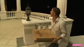 Pizza delivery dude fuck horny blonde MILF