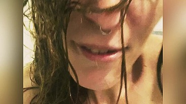 Dans l’intimité de ma vie privée et dans ma salle de bain Tu aimes me ...