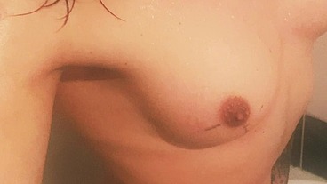 Dans l’intimité de ma vie privée et dans ma salle de bain Tu aimes me ...