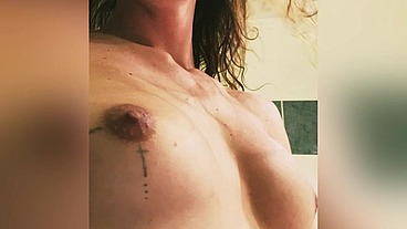 Dans l’intimité de ma vie privée et dans ma salle de bain Tu aimes me ...