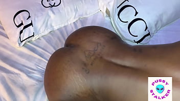The gym instructor got some pussy after giving his client some home treatment