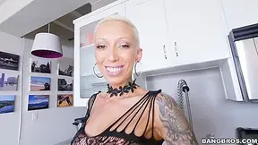 Gets Her Big Juicy Ass - Juicy Bombshell, Bella Bellz And Bella Blond