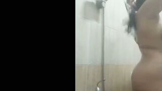 مكالمه فيديو لبوه تستحمي