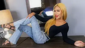 ASIANTGIRL - Blonde Kwan Debut Flaunts Her Hairy Snatch