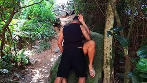 Beach babe gets a messy creampie in outdoor threesome