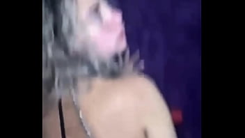 Trabalhadora faz Greve de buceta humilhada mijando nela Pissing e agora ela S&oacute_ quer da o cuzinho