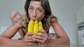 hairy pussy milf fucking bananas in the kitchen