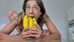 hairy pussy milf fucking bananas in the kitchen