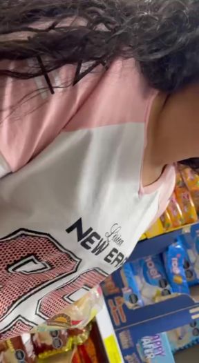 My friend lends me her pussy