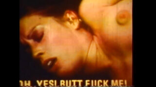 Pompino, sperma in bocca, scopata, succhiata, missionario &#8211; uomo che scopa analmente una MILF troia in calze