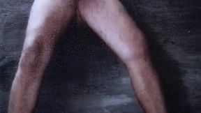 homem pelado masturbando em pe