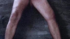 homem pelado masturbando em pe