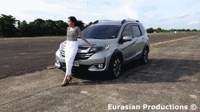 293 - Lacia revving Honda in two different heels