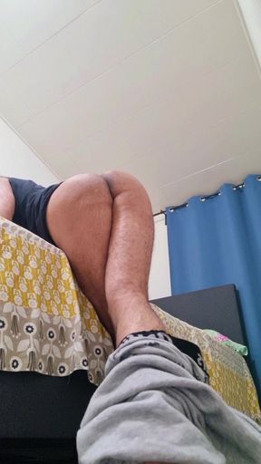 Crazy phat ass brown guy shakes his naked butts thirsty for big cock baby