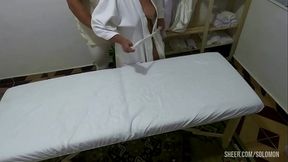 Ninfetinha ficou com a bucetinha melada de tanto tes&atilde_o, n&atilde_o resistiu e me deu a bucetinha - massagem tantrica