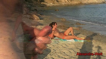 Perverted wank nerd fucks my pussy on the hotel beach