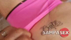 ninfeta fodeu com o casal no meio da pousada e ninguem viu. esposa safada levou a ninfeta pro marido comer o cuzinho e gozar na boca - vickyspank - regina rizzi - marquesxxx
