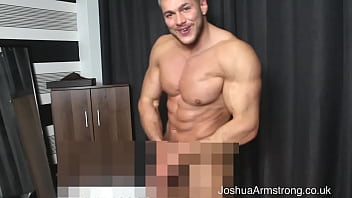 Voyeur stares at my muscle hole