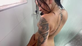 POV - Colombian Amateur Couple Has Fast Sex in the Shower