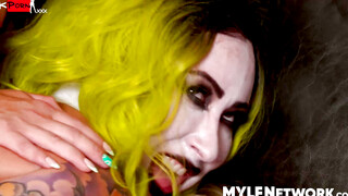 Deviant Lily Lane teaches River Lynn and Mochi Mona how to squirt in a foursome