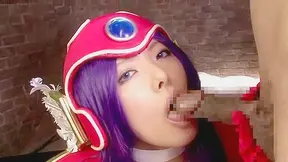 Curvy Cosplayer Strips Down in Sexy Bikini Armor - Vol 38