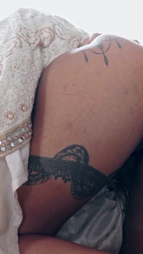 Cultural exchange: desi busty girl in saree gets pussy creampie   Clip 3