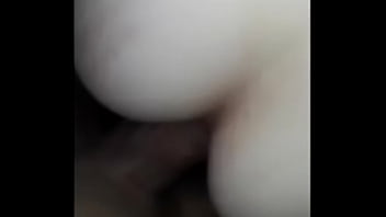 Ninfeta Branquinha Deliciosa Demais Ficou de Quatro Levando Muita Pica no Seu Cuzinho Enquanto Filmava